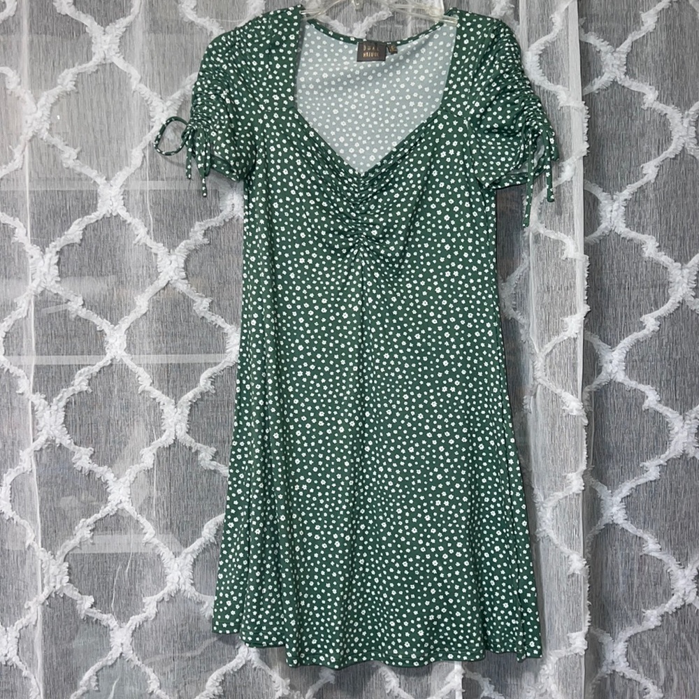 NWOT Summer Green Floral Midi Dress